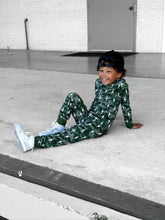 Load image into Gallery viewer, Bamboo Two Piece Set | Green Camo Bolts