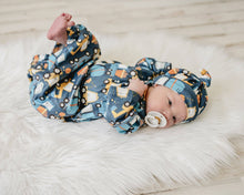 Load image into Gallery viewer, Infant Boys Truck Baby Gown and Hat Set
