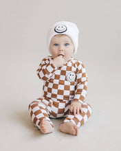 Load image into Gallery viewer, Smiley Beanie | White
