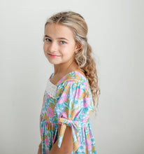 Load image into Gallery viewer, Vintage Floral &amp; Lace Dress
